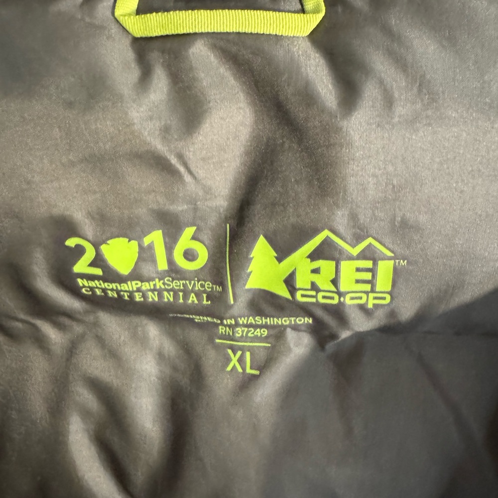REI National Park Service Sentential Puffer Vest, XL, Never Worn - Picture 4 of 4